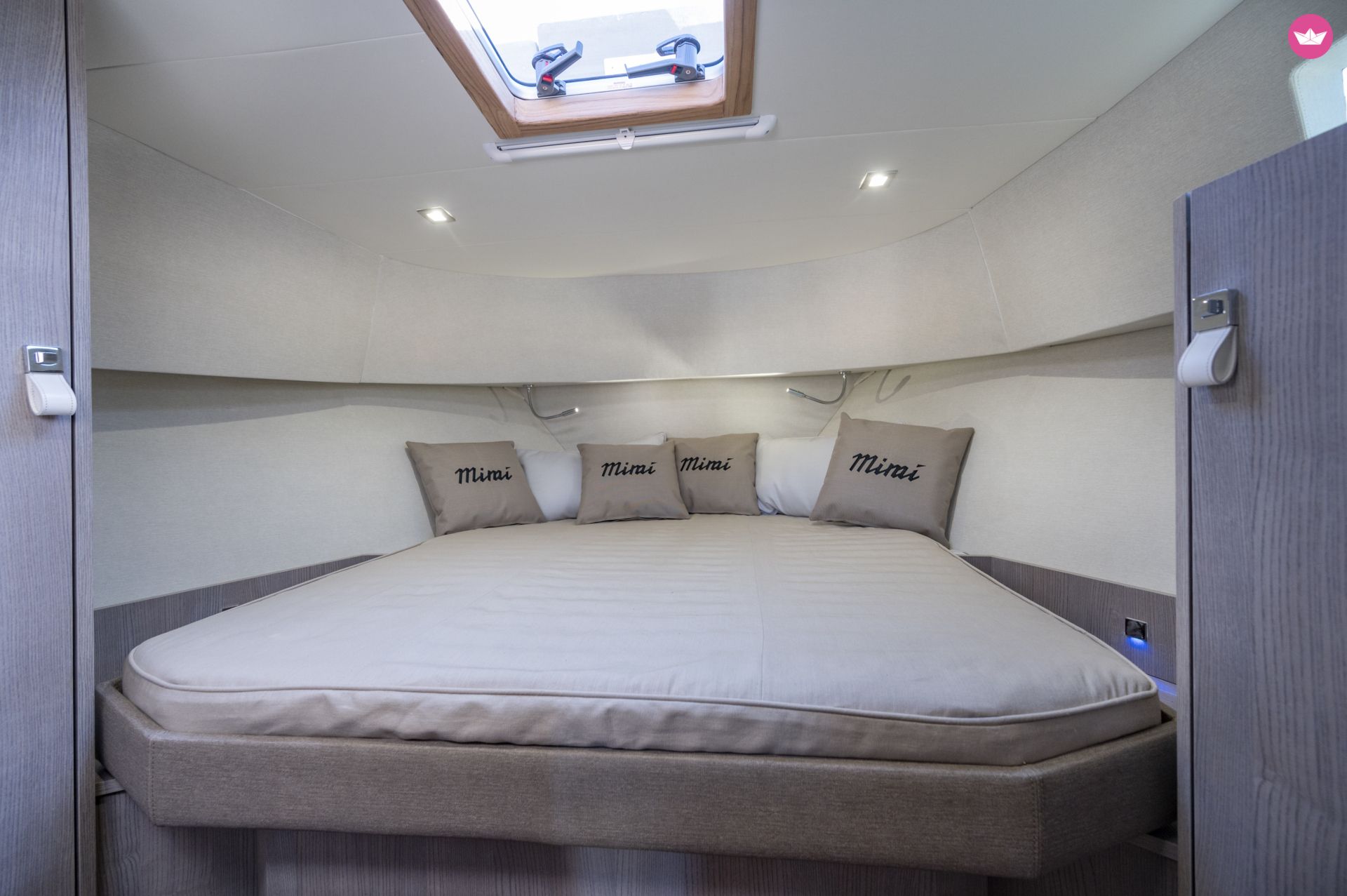 Bateau à moteur Mimi Mimi 11 500cv 2