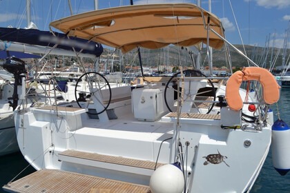 Miete Segelboot Bénéteau Oceanis 51.1 - 5 + 1 cab. Trogir
