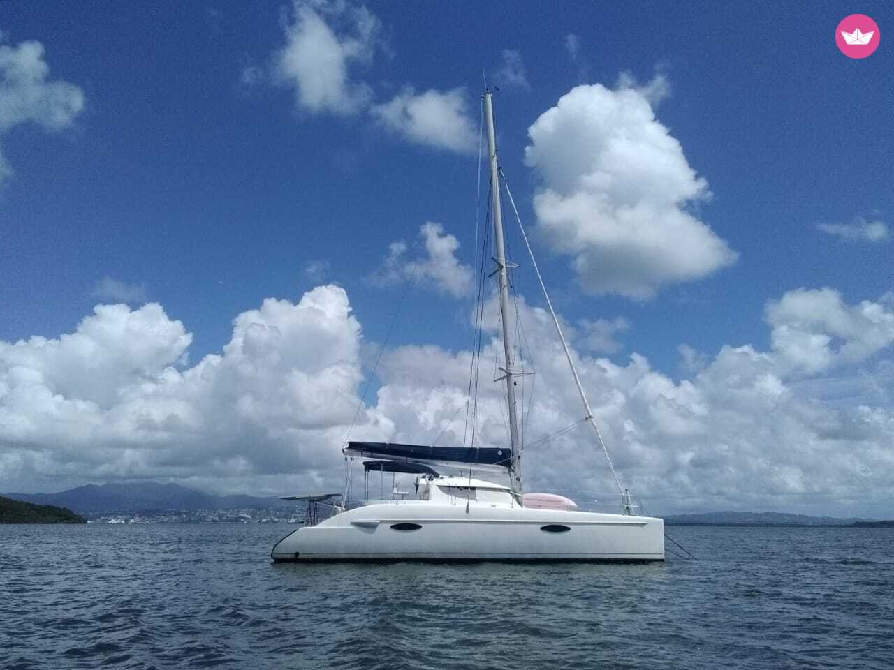 Catamaran Fountaine Pajot Lavezzi 40 11.9m 2
