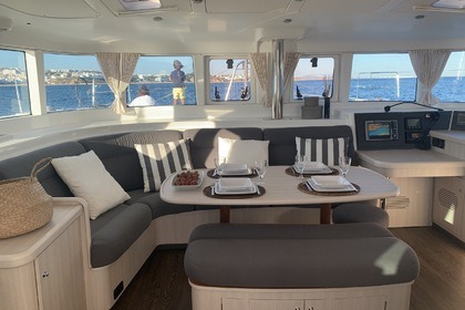 PRIVATE Catamaran Lagoon 440