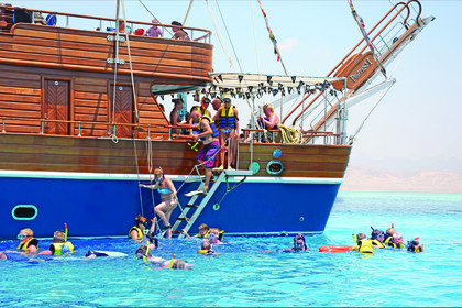 **Pirates Luxury Cruise – Ras Mohammed & White Island** €110/person