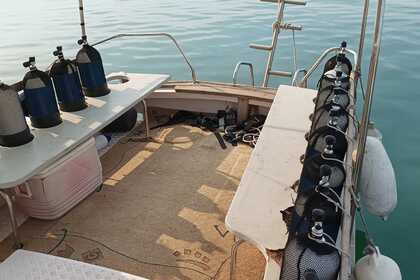 Ocean Boat Available For Scuba Diving Lessons Also