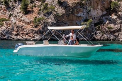 Location Bateau à moteur Invictus 19 Antibes