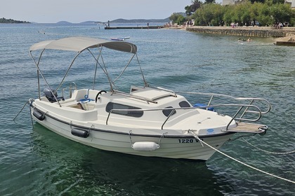 Hire Motorboat Adria 500 Vodice