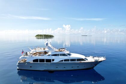 Location Yacht à moteur Benetti Benetti 100 Malé