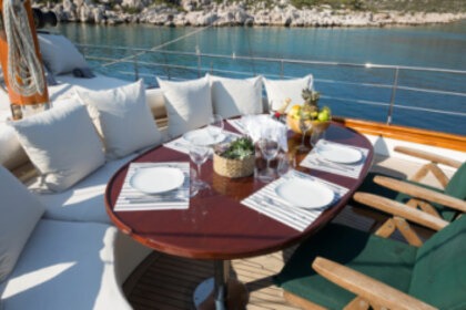 Elegant Wooden Guler for 8 Guests in Gocek