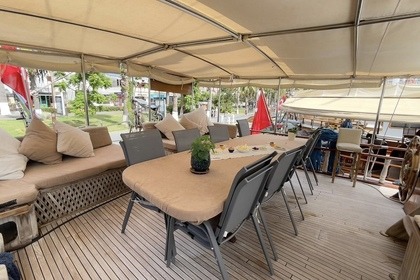 BOAT CHARTER FOR DAILY & WEEKLY HIRE