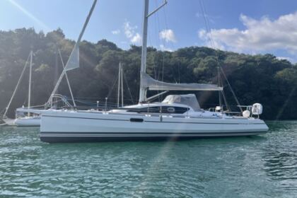 Hire Sailboat IDB Marine MALANGO 10.45 Lorient