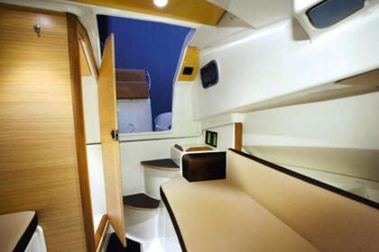 Alquiler Neumática Quicksilver Activ 675 Sundeck San Antonio Abad