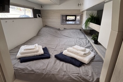 Catamaran MOTEUR LEOPARD 43 PC