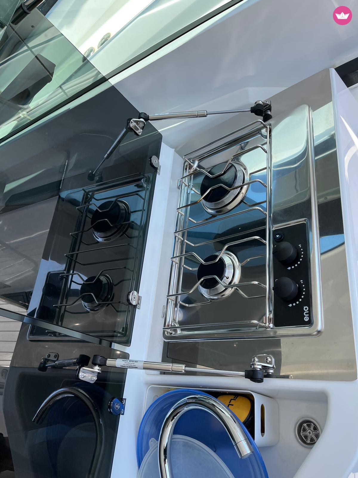 Bateau à moteur Beneteau Gran turismo 32 600cv 7