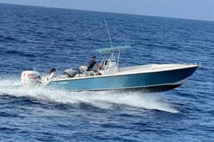 Charter Motorboat Intrepid 32 Center console Ischia