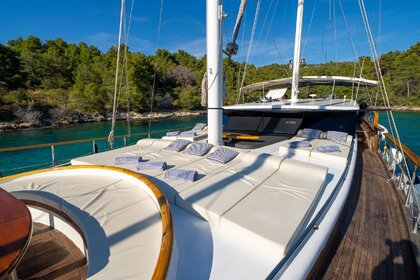 Czarter Gulet Custom Gulet Allure Marina Nava
