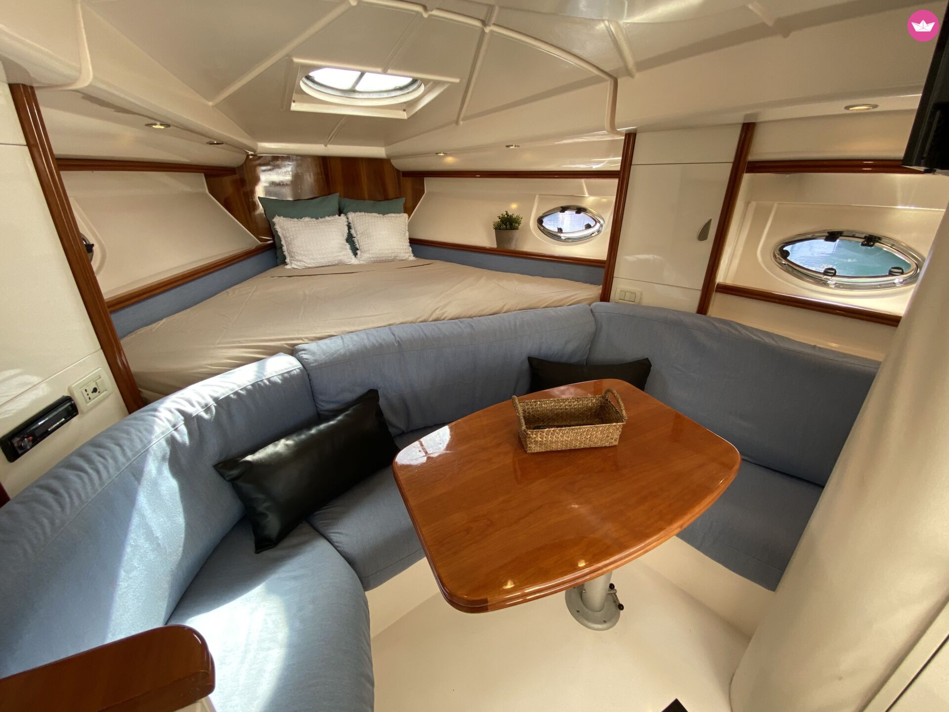Bateau à moteur Pershing 37 700cv 7
