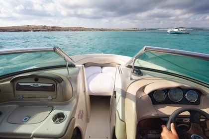 Potente Lancha para pequeño grupo de hasta 6 personas.