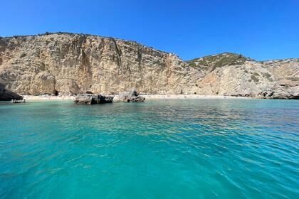 Beneteau 8.8 Spacedeck for rent