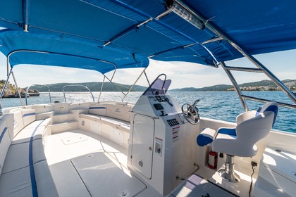 Experience tours with skipper in Split area / Visit islands with local guide