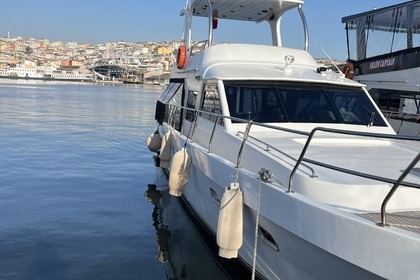 Private Luxury Yacht Experience – Bosphorus & Islands