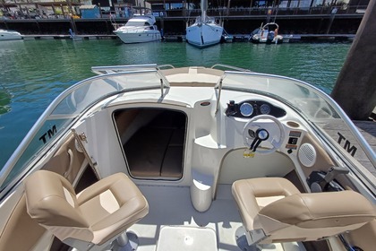 Hire Bayliner Capri