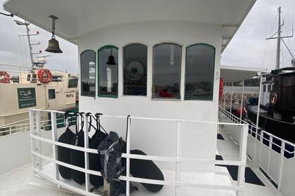 Lunch Box Steel ship with sauna and skipper