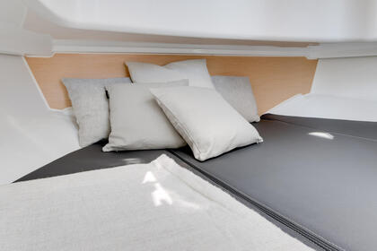 YLLORA - Beneteau Barracuda 8