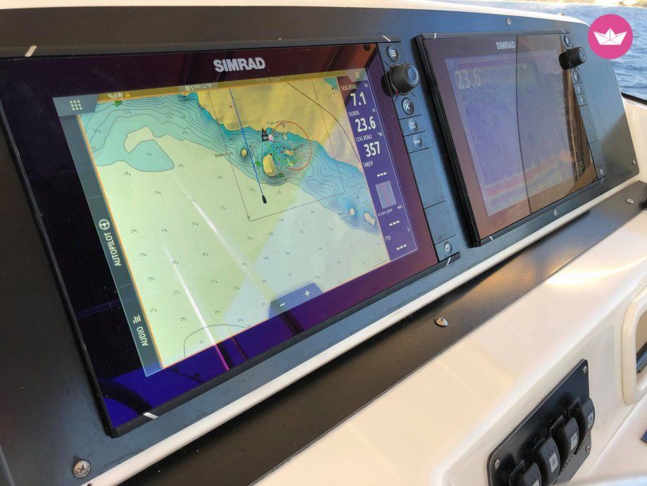 Charter Motorboat Pursuit 3070Cc Zadar