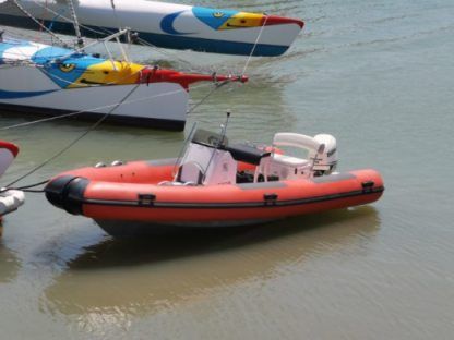 Аренда RIB (надувная моторная лодка) Discovrib Adriéti Ля-Рошель