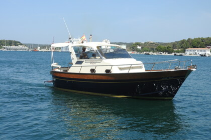 Charter Motorboat Apreamare 910 Mahón