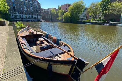 Verhuur Motorboot Open boat Woef Amsterdam