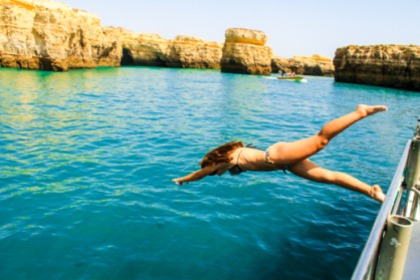 Motor catamaran Puma