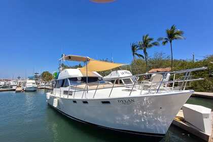 Rental Motorboat Bayliner 42 Puerto Vallarta