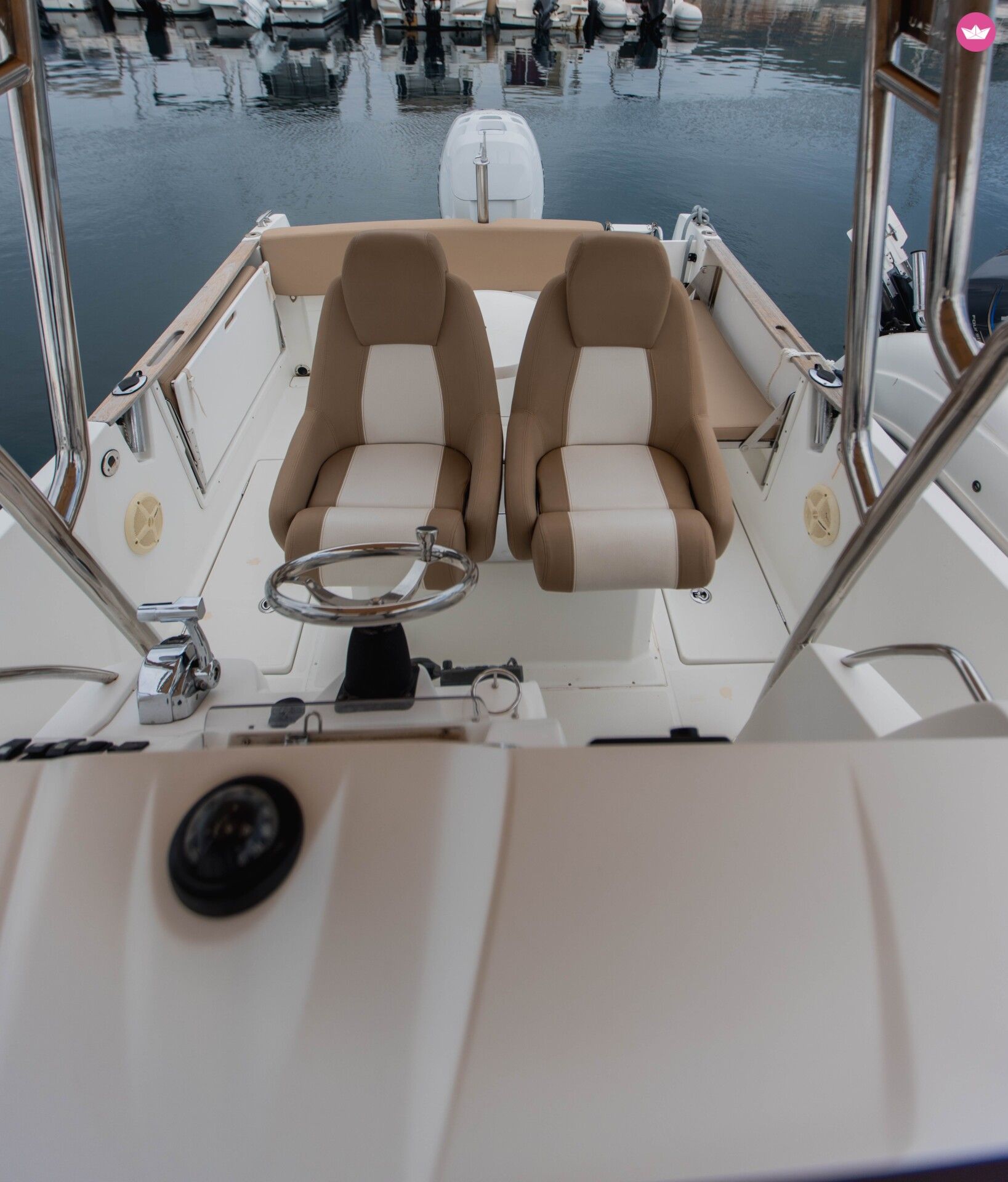 Bateau à moteur Beneteau CAP CAMARAT 7.5 300cv 2