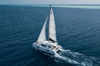 Verhuur Catamaran Lagoon 40 Malé