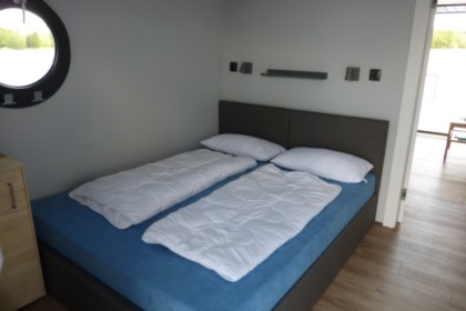 Rent this houseboat and discover the area of Malch