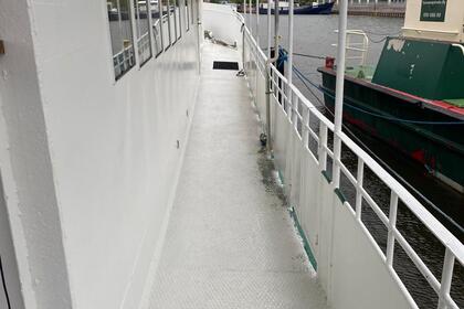 Lunch Box Steel ship with sauna and skipper