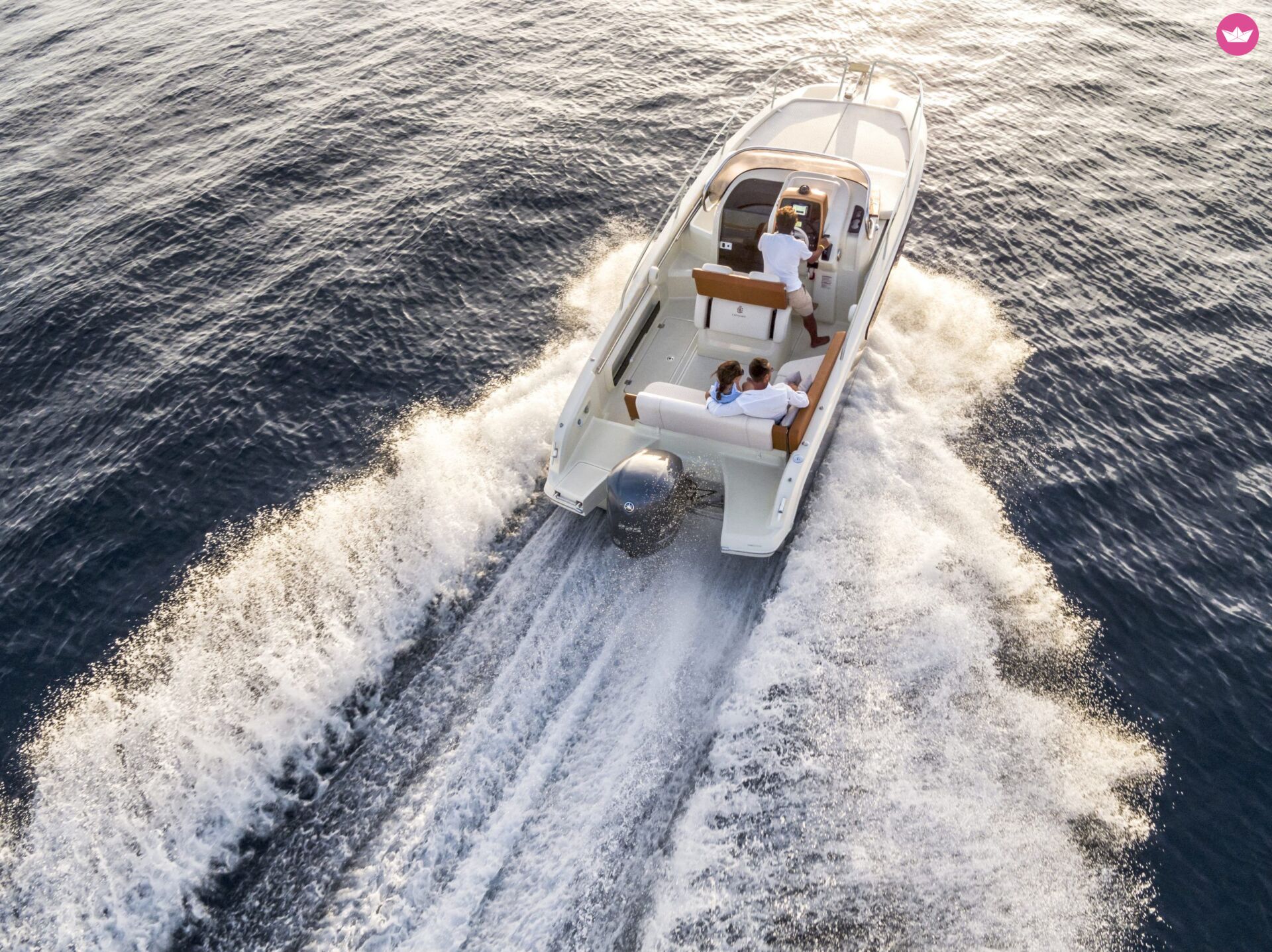 Bateau à moteur Invictus CX 240 250cv 2