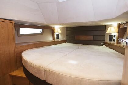 Croatian Rose - Delphia Escape 1100 S