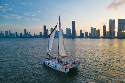 Hire Catamaran wharram pahi Cartagena
