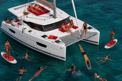 Hyra båt Katamaran Fountaine Pajot Lucia Nice