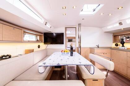 Velero BENETEAU OCEANIS 48