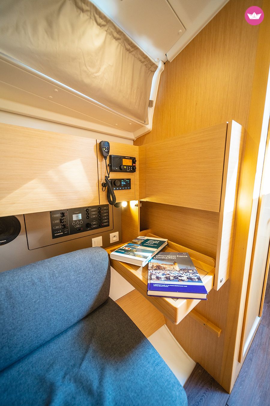 Charter Beneteau Oceanis 38.1