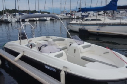 Hire Motorboat Bayliner XL Element Geneva