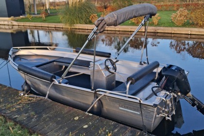 Experience Adventure with Our 2022 Qwest R500 Motorboat!