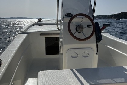 Hire Motorboat Betina 500 Hvar