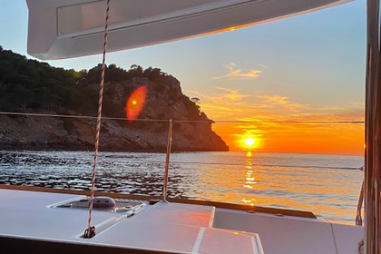 CATAMARÁN LAGOON 450F LUX/CHEF Y LIMPIEZA