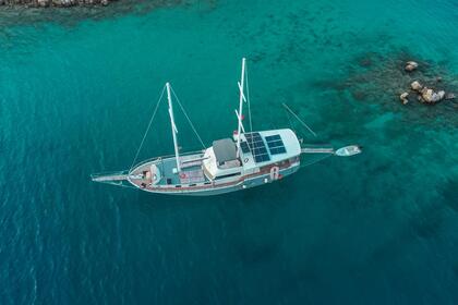 Hire Gulet Custom built gulet with a capacity of 10 people Traditional gulet Marmaris