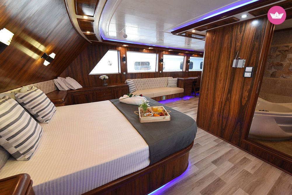 Yacht Masouras Bros Custom 2400cv 5