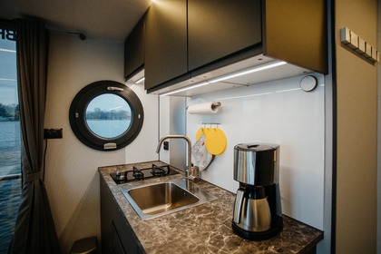 Χαλαρώστε σε αυτό το πλωτό