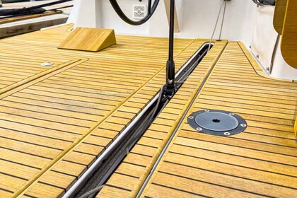 Hyra båt Segelbåt Cantiere Del Pardo (Grand Soleil) Grand Soleil 44 Performance Pula