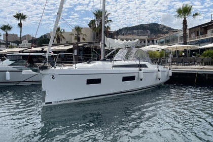 Charter Sailboat BENETEAU OCEANIS 34.1 Ajaccio